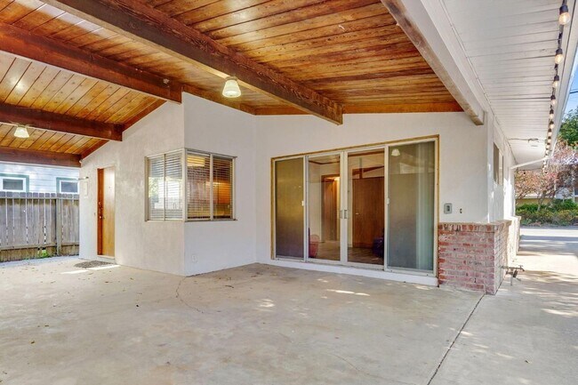 Foto del edificio - 515-517 K Street