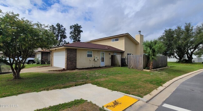 Building Photo - 1319 Calabria Rd