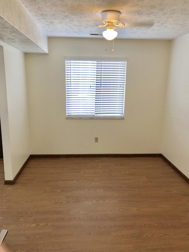 Foto del edificio - 6452 Farmdale Rd