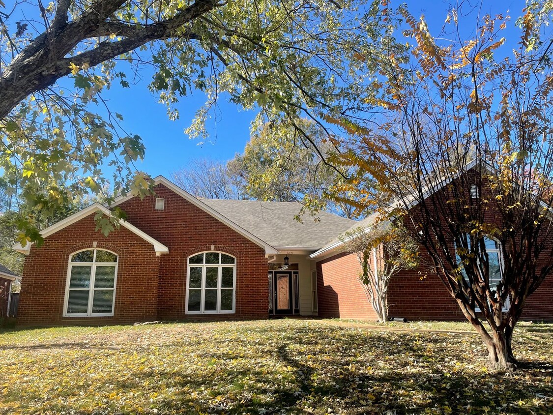 Primary Photo - 4 Bed/2 Bath Home for Rent in Ridgeland!
