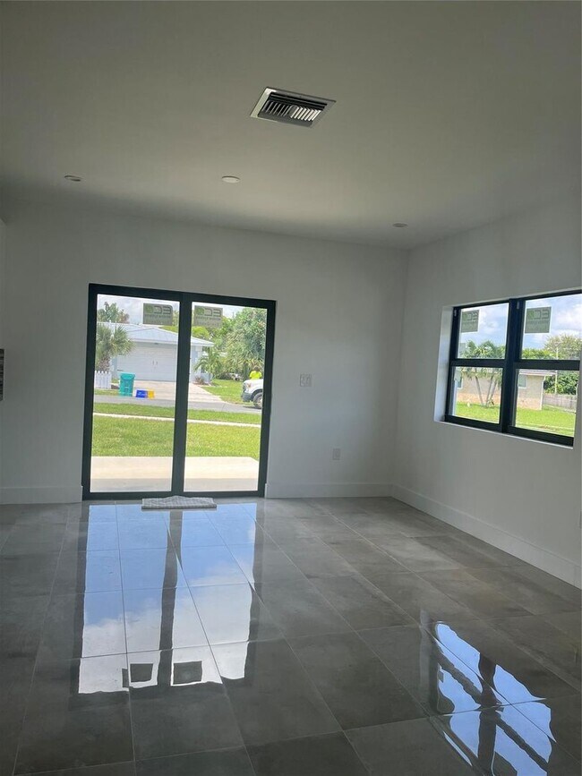 Foto del edificio - 2877 SE 1st Ct