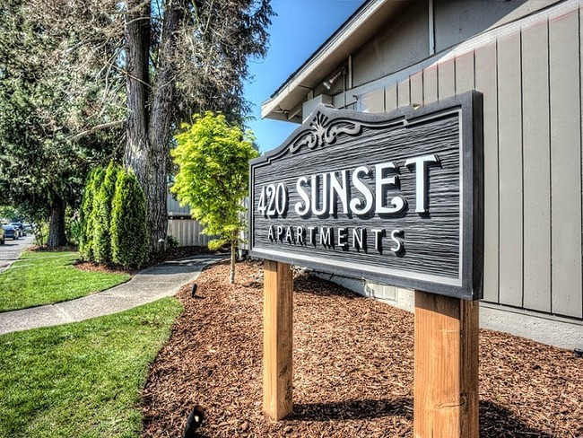 Building Photo - Sunset Apartments