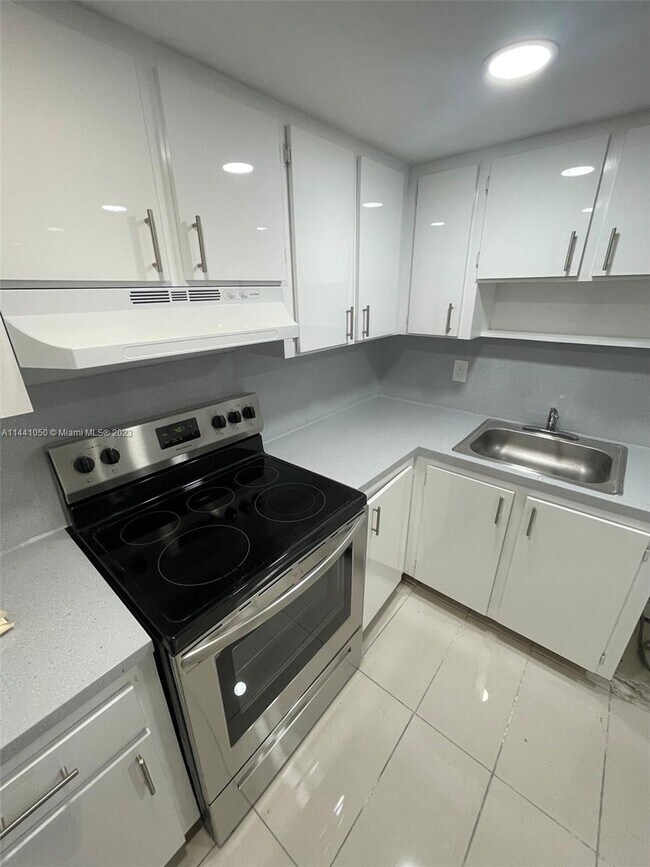 Foto del edificio - 5050 NW 7th St