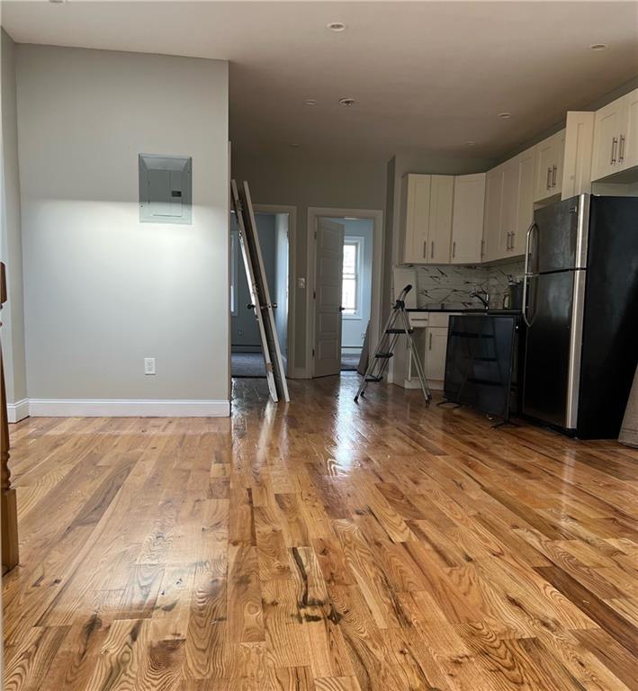 Building Photo - 593 Barbey St