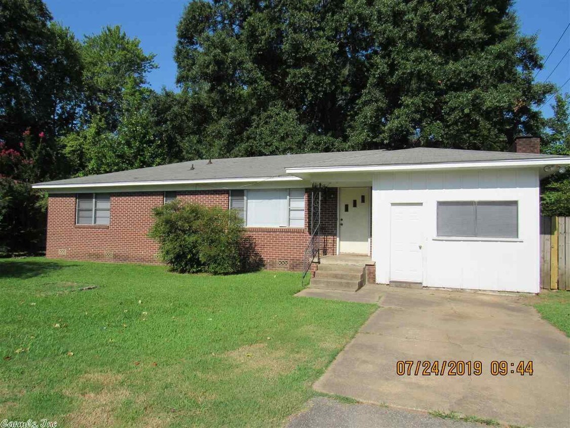 2021 Jefferson, Conway, AR 72032 House for Rent in Conway, AR