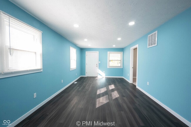 Building Photo - 2945 N Denny St