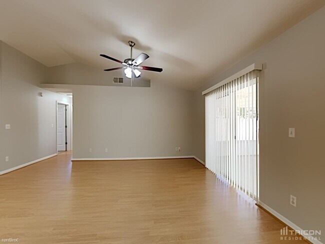Building Photo - 7 Bay Ridge Loop