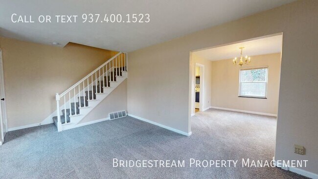 Building Photo - Large 2 bedroom, 1 bath double with baseme...