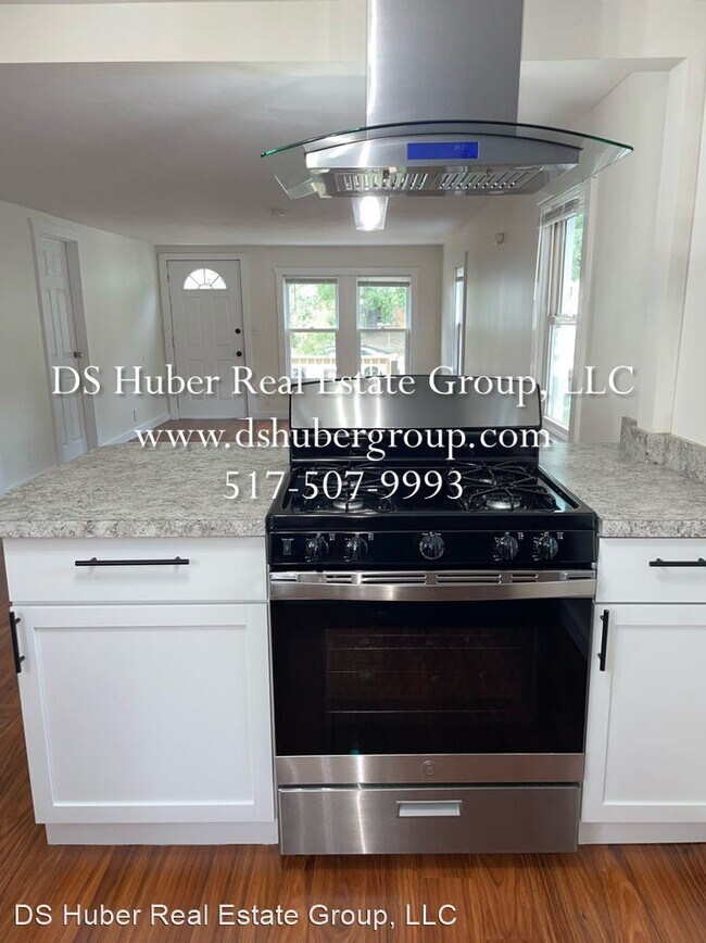 Building Photo - 2 br, 1 bath House - 112 E Gier St.