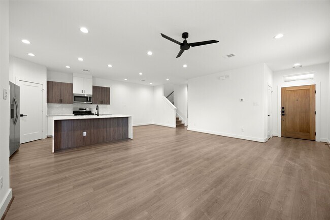 Foto del edificio - 2752 Sunny Briar Dr