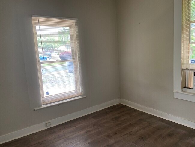 Foto del edificio - 2501 Dundeen St