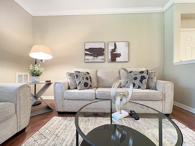 Foto del edificio - 25150 Lovegrass Dr