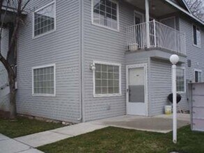 Building Photo - 2220 S Amy Ave