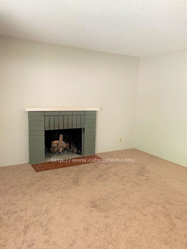 Building Photo - 1288 Donohue Dr
