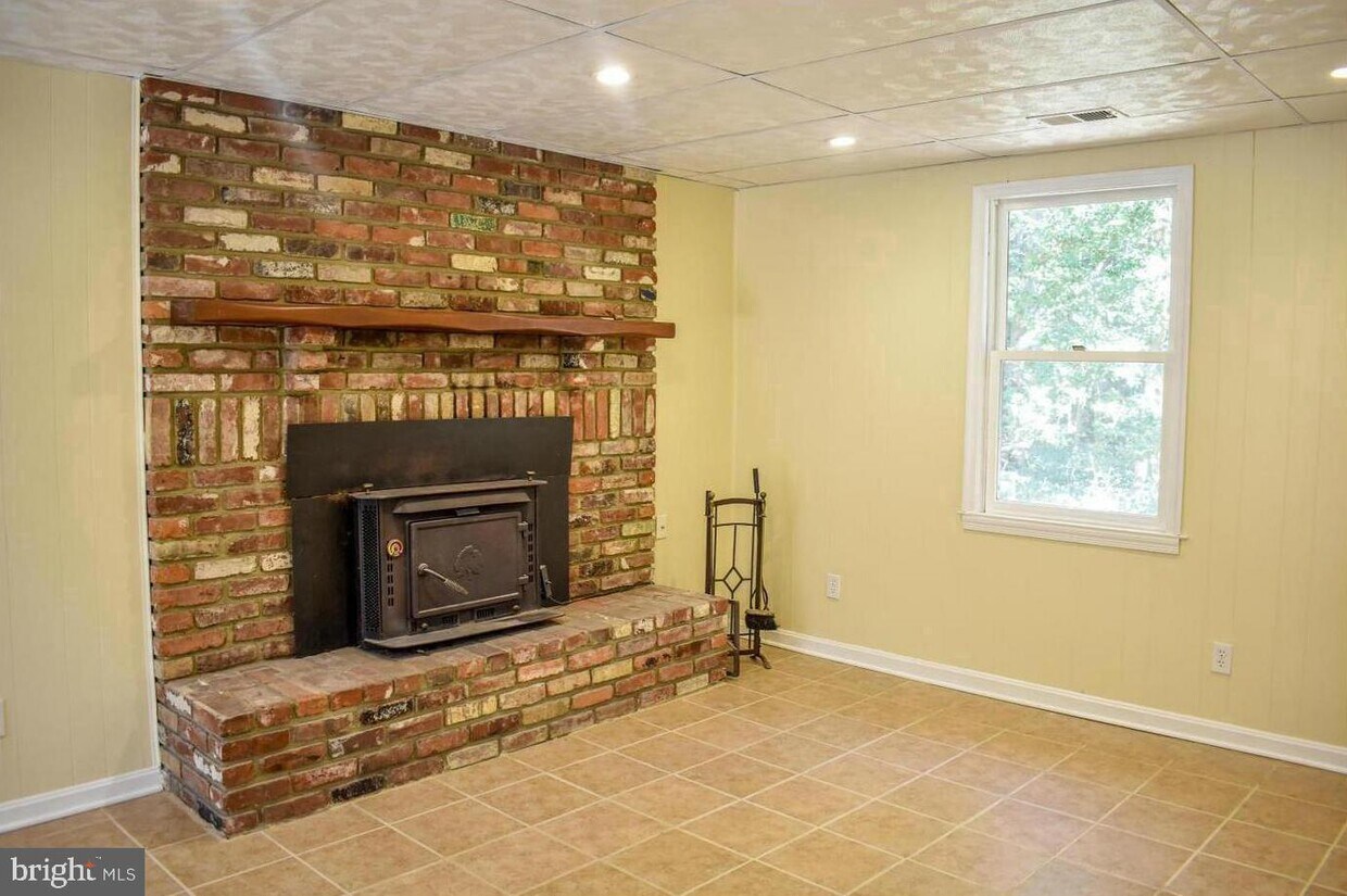 Primary Photo - 14117 Beverly Dr