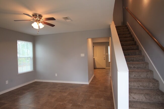 Building Photo - West Charnwood Duplex