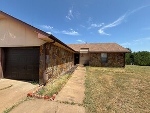 Building Photo - 421 Britton Ct