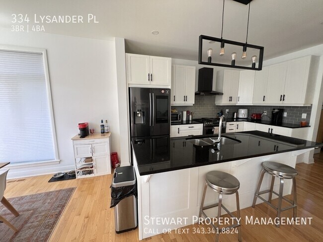 Building Photo - 334 Lysander Pl