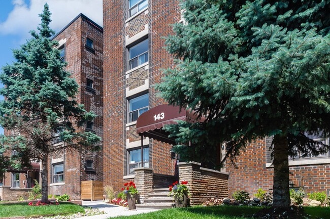 Building Photo - 145 Arlington Avenue
