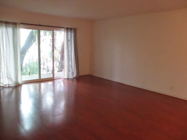 Foto del edificio - 15344 Weddington St
