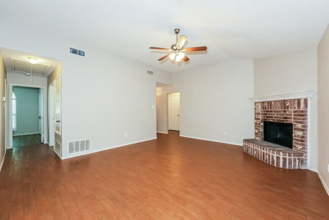 Building Photo - 5807 Diamond Oaks Ct