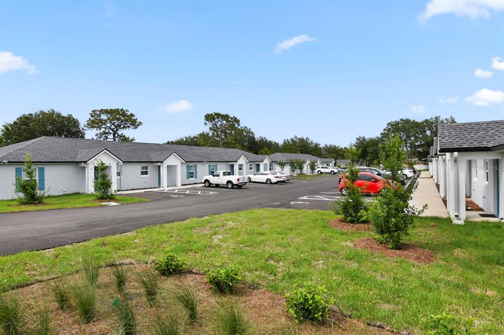 Foto principal - 7131 Midway Terrace