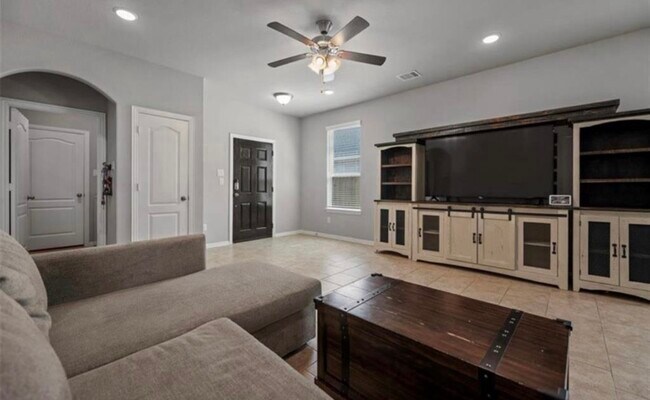 Foto del edificio - 31606 Heguy Pass