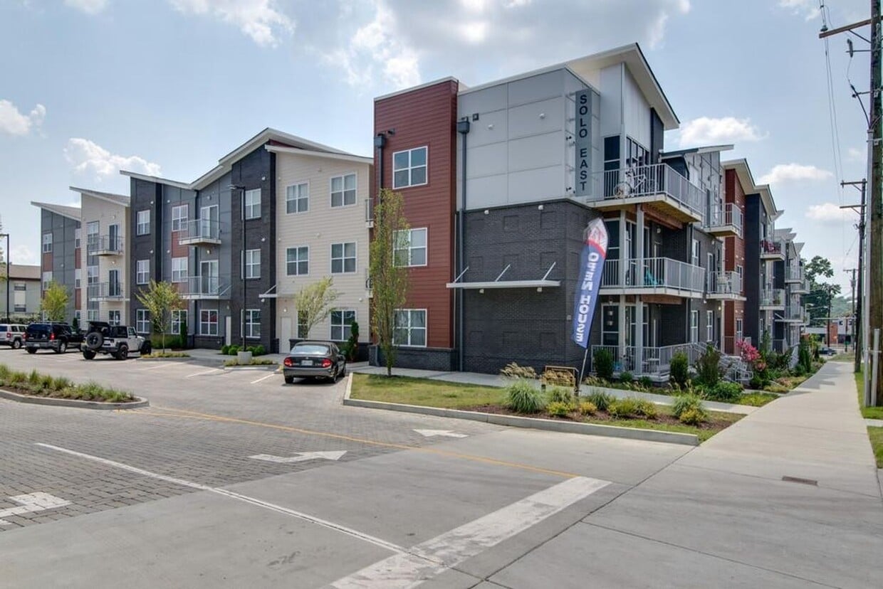 Chic East Nashville Two Bedroom Loft - Chic East Nashville Two Bedroom Loft