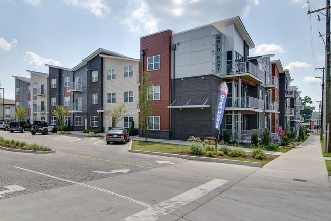 Chic East Nashville Two Bedroom Loft - Chic East Nashville Two Bedroom Loft