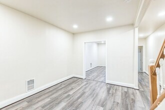Building Photo - 513 S Bentalou St