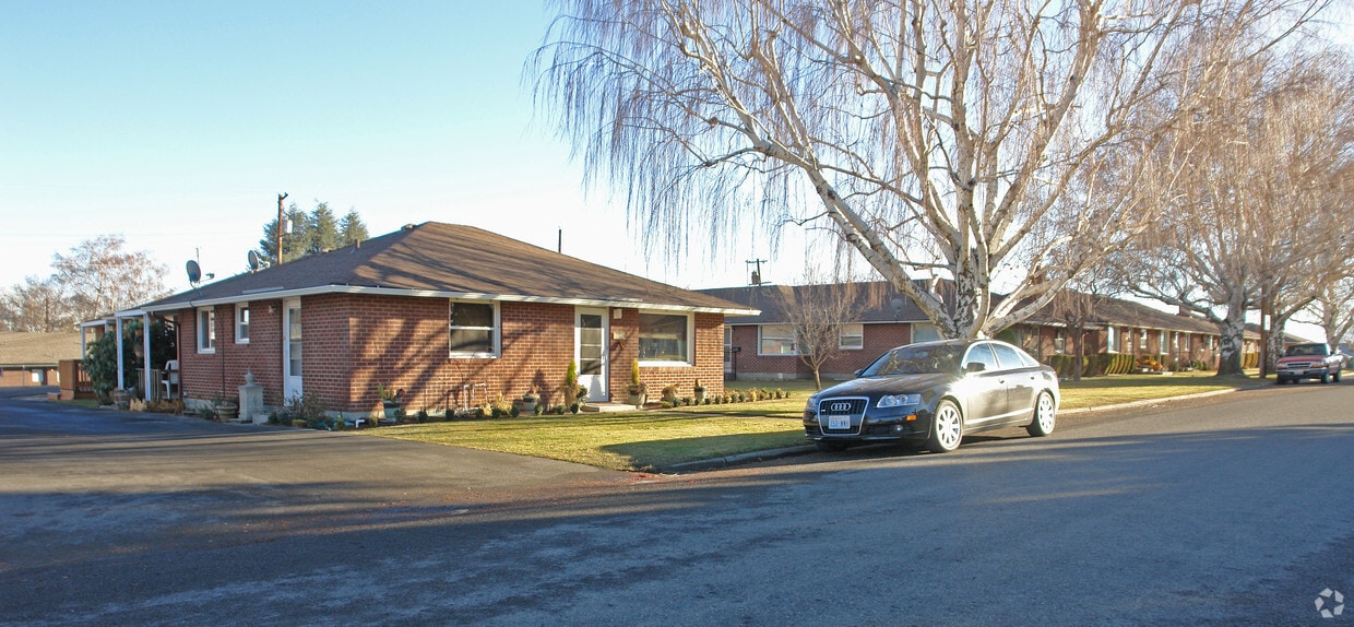 Building Photo - 313 N 42nd Ave