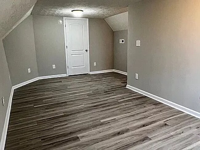 Foto del edificio - 863 E Main St Ext