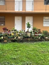 Building Photo - 1280 W 54th St