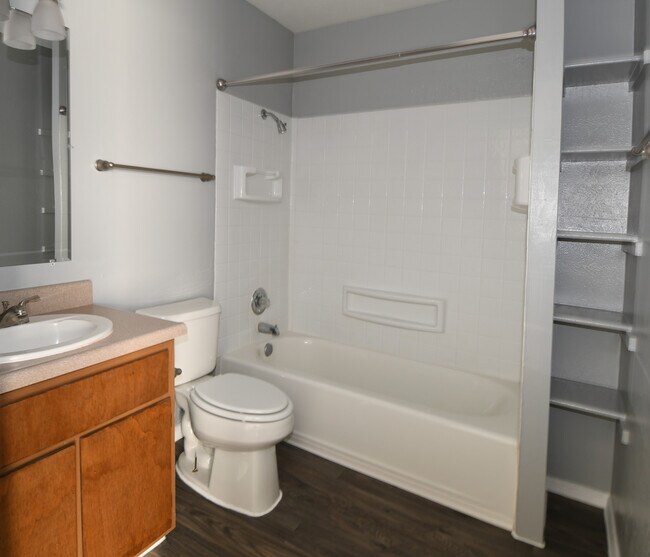 Bathroom - 1116 Nakomis Dr NE