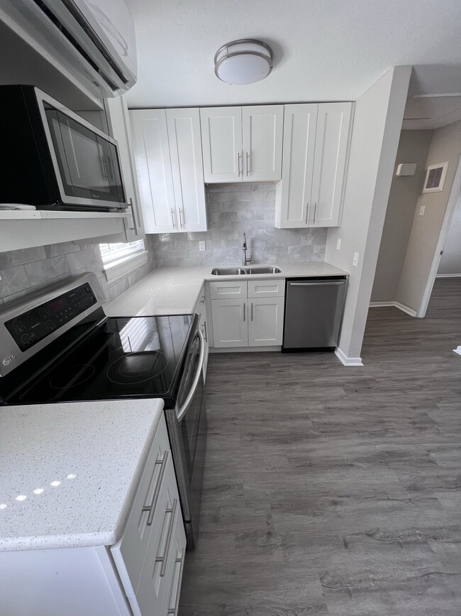Foto del edificio - 1030 Delaney Ave