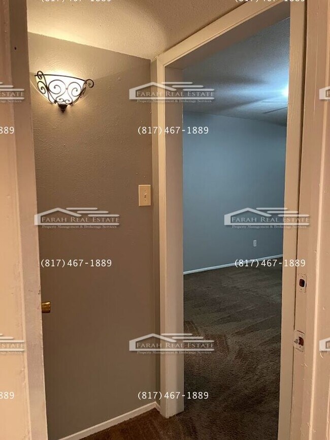 Foto del edificio - Two bedroom Two bath Condo in Woodhaven, e...