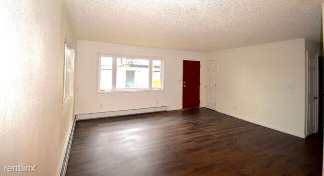 Building Photo - 2 br, 1 bath Apartment - 736 E 11th Ave