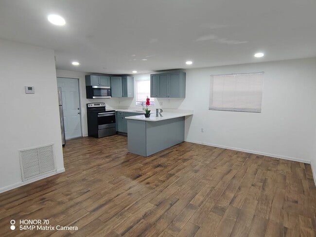 Foto del edificio - 1107-1107 33rd Ave W