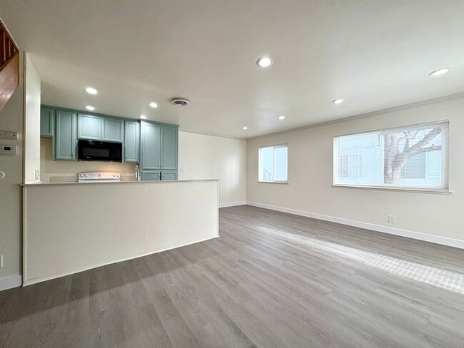 Building Photo - Beautiful updated 2 Bedroom 1 Bathroom Located in Sacramento