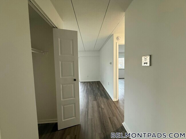 Building Photo - 53 Hill Rd