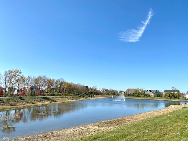 Building Photo - 6685 Hawthorne Dr