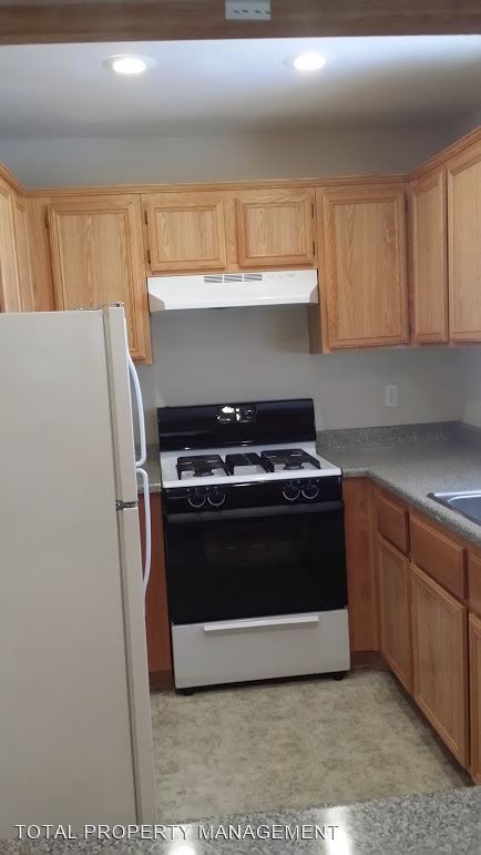 Building Photo - 3 br, 2.5 bath House - 4036 Rocky Beach Dr.