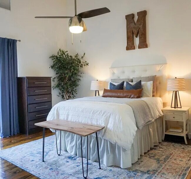 Foto del edificio - 5233 Blossom St