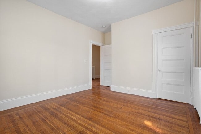 Building Photo - 324 Ashmont St