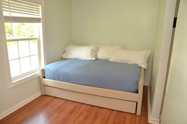 Foto del edificio - 21136 28th St