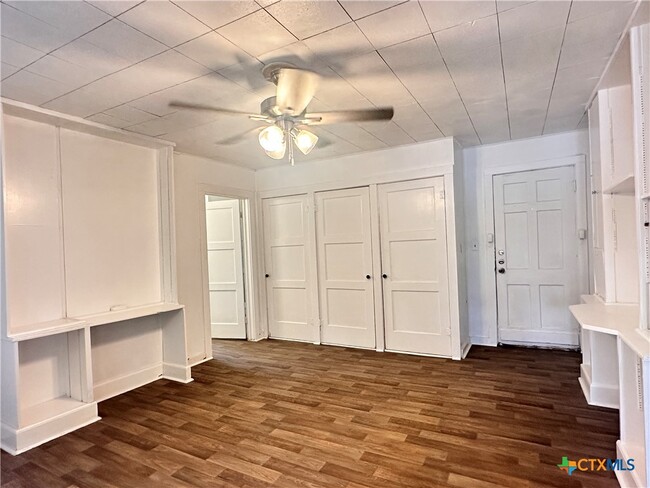 Building Photo - 240 W Sessom Dr