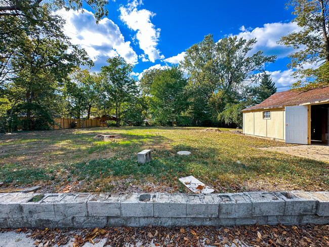 Building Photo - 1851 Nicholasville Rd