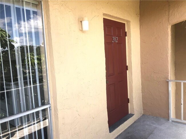 Building Photo - 1555 14th Ave