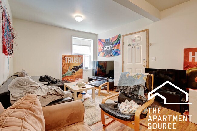 Building Photo - 1446 Leavitt N St