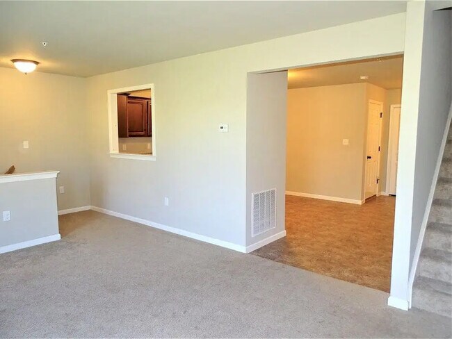 Building Photo - 945 Woodridge Dr